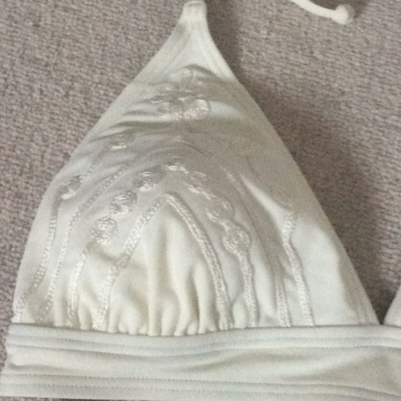 Cream bikini - Picture 2 of 8